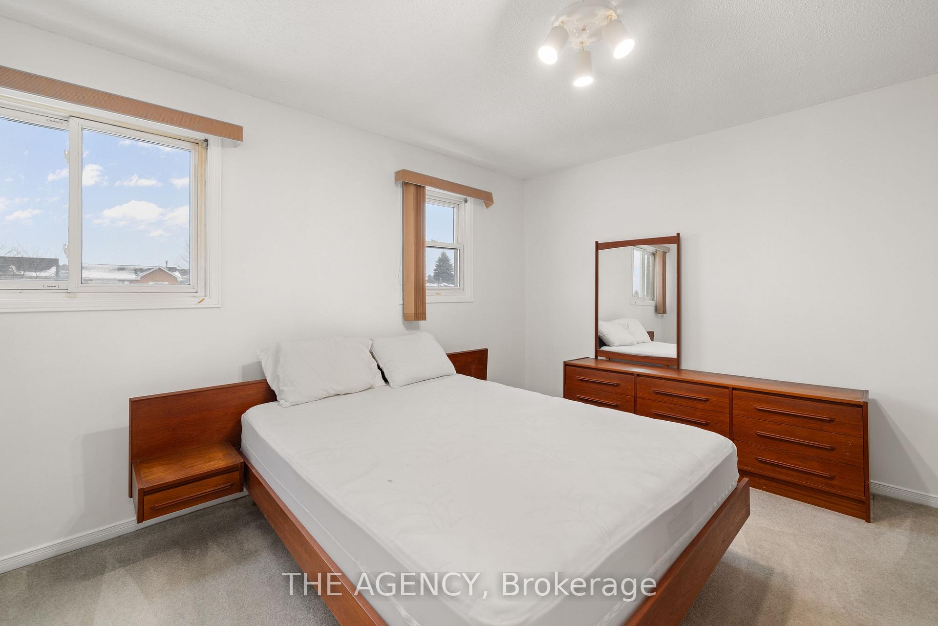 Photo 24 of 82 Barnes Drive, Ajax, Central — HOMEH
