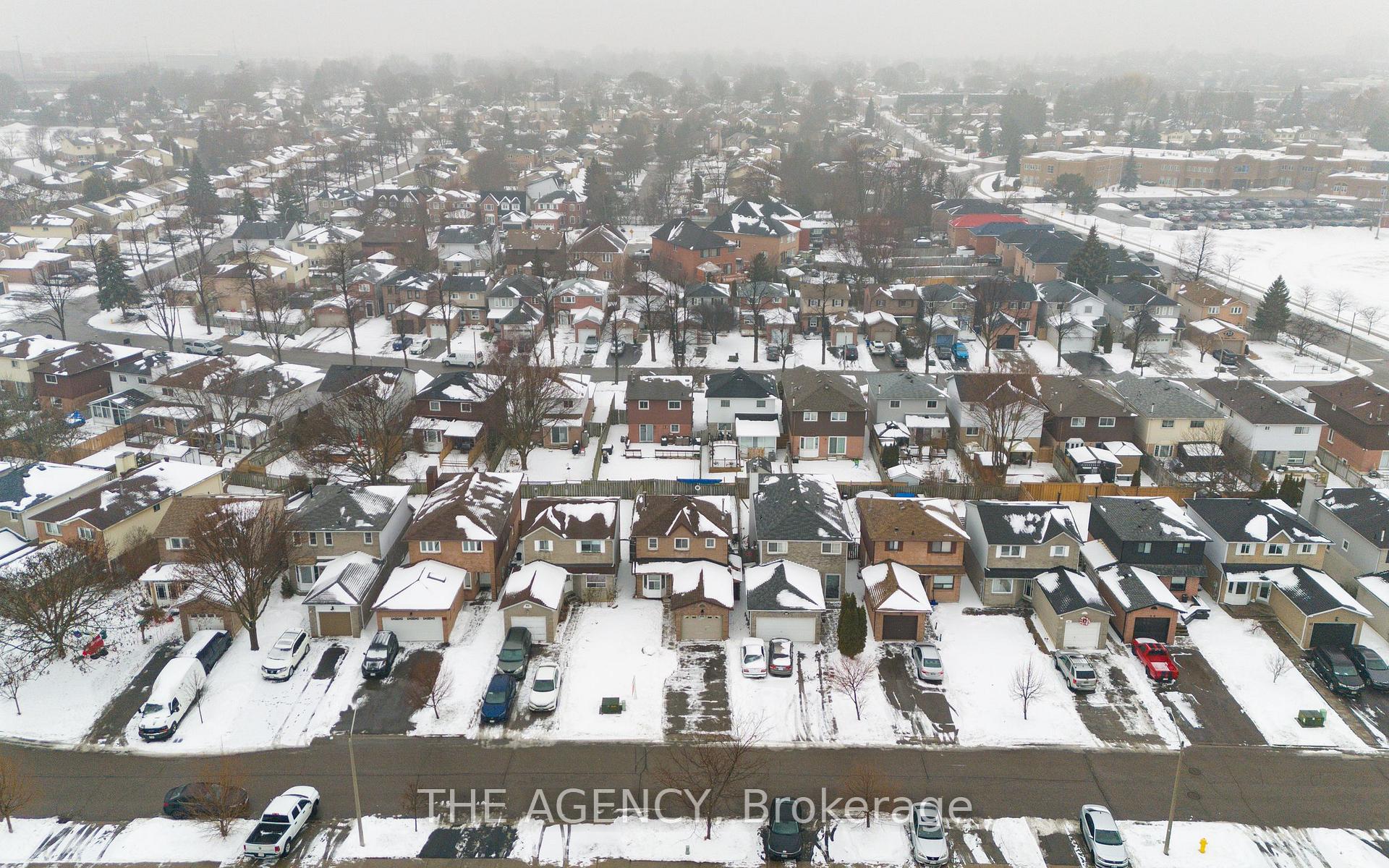 Photo 38 of 82 Barnes Drive, Ajax, Central — HOMEH