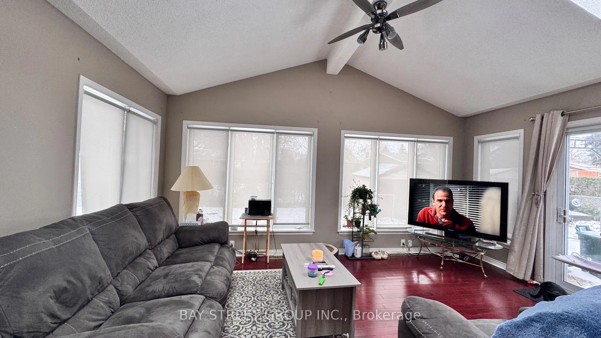 Photo 6 of 10 Rideau Crescent, St. Catharines, Vine/Linwell — HOMEH