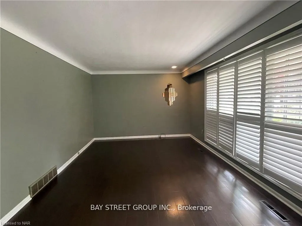 Photo 14 of 10 Rideau Crescent, St. Catharines, Vine/Linwell — HOMEH