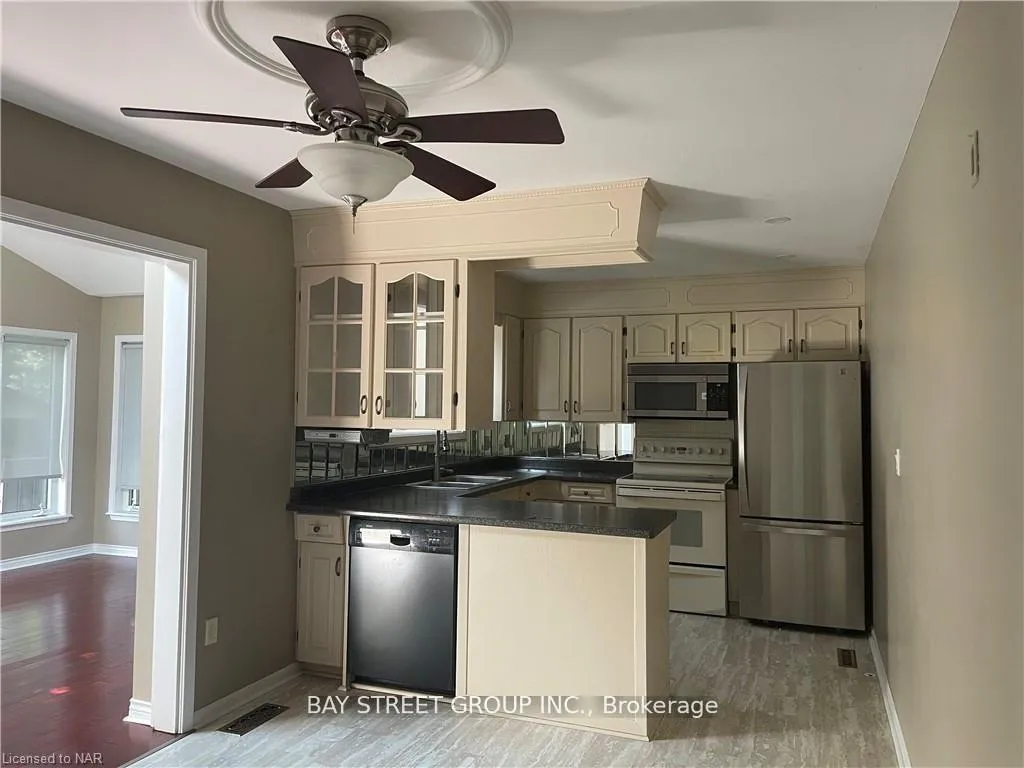 Photo 18 of 10 Rideau Crescent, St. Catharines, Vine/Linwell — HOMEH