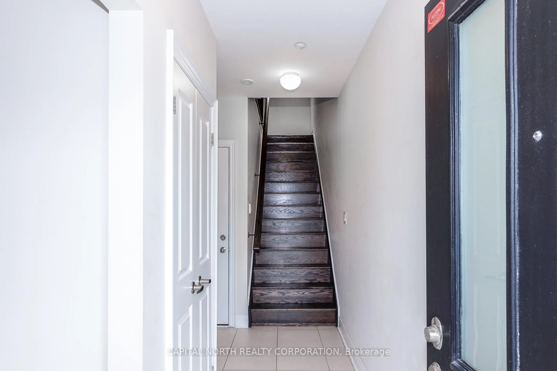 Photo 5 of 8353 Kipling Avenue, Vaughan, West Woodbridge — HOMEH