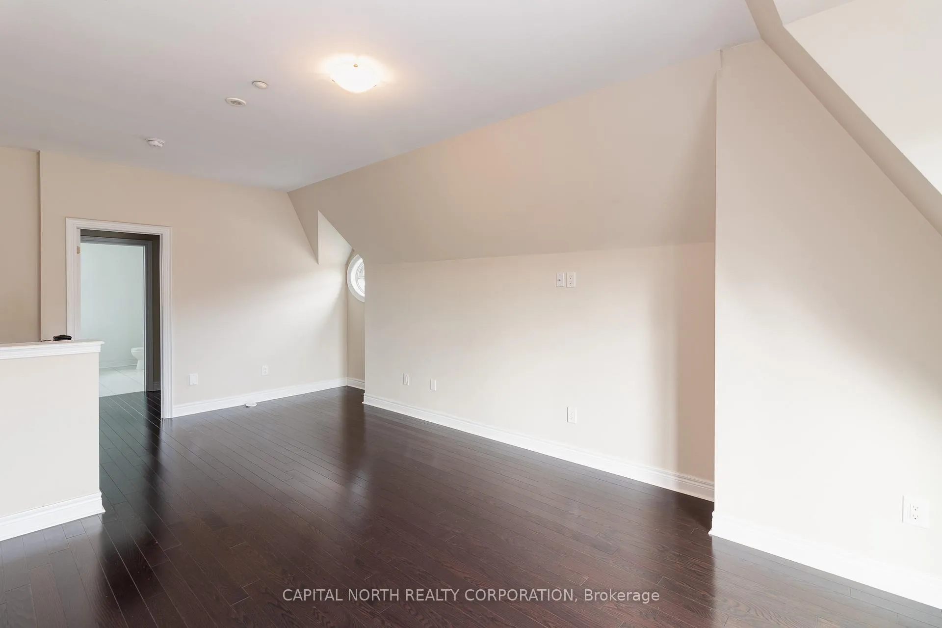 Photo 16 of 8353 Kipling Avenue, Vaughan, West Woodbridge — HOMEH
