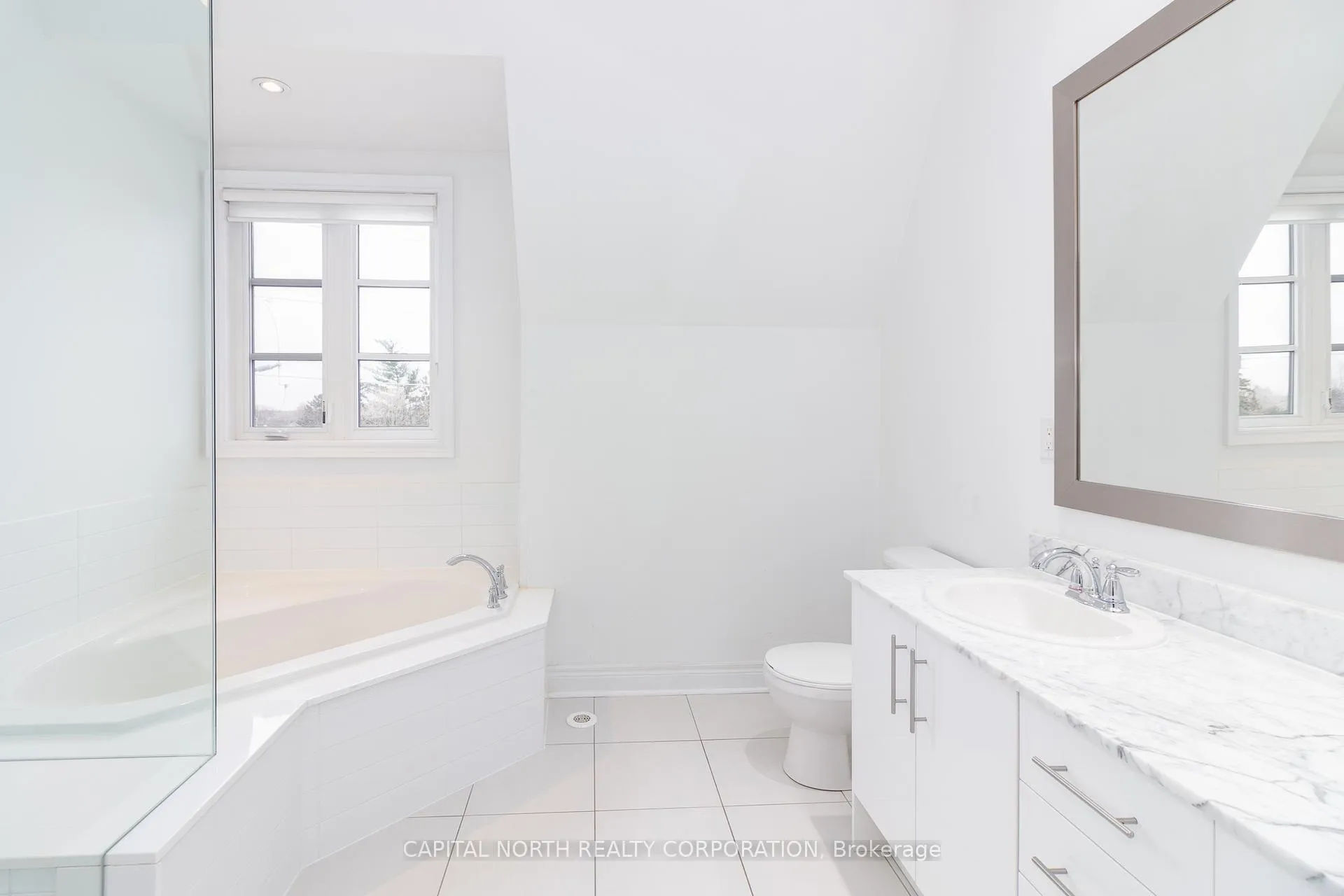 Photo 18 of 8353 Kipling Avenue, Vaughan, West Woodbridge — HOMEH