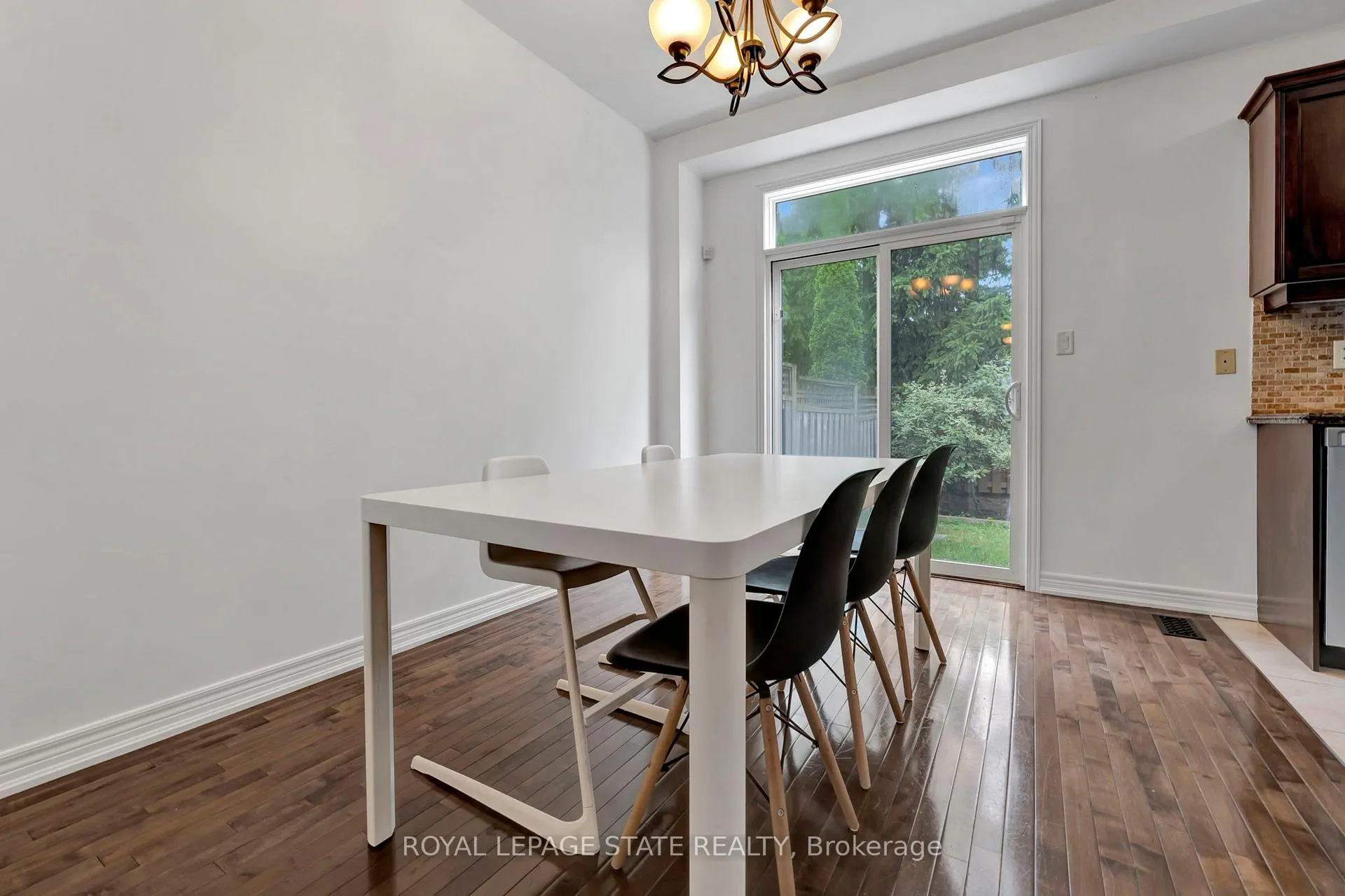 Photo 11 of Unit 21, 400 Stonehenge Drive, Hamilton, Ancaster — HOMEH