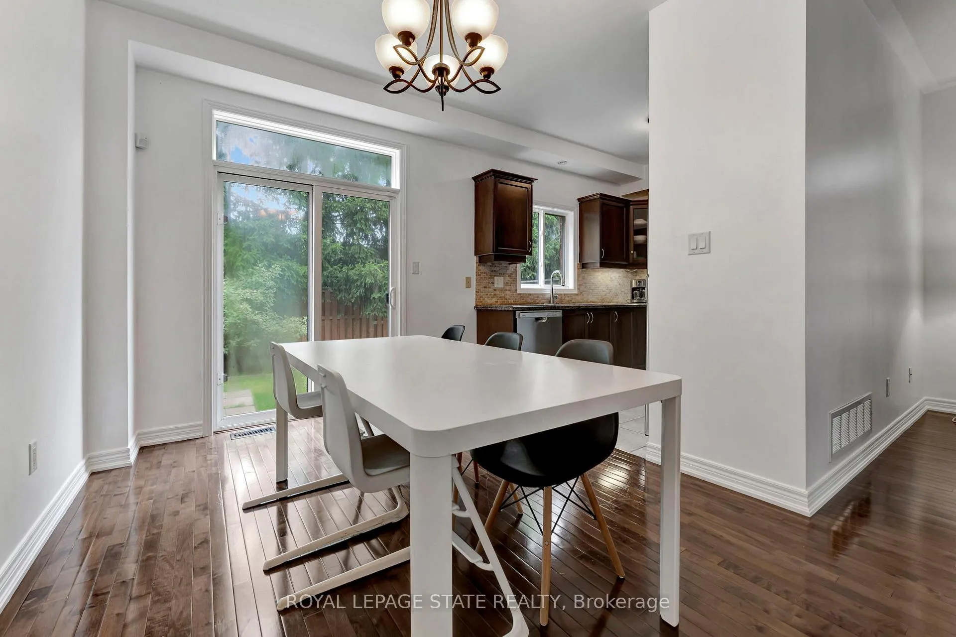 Photo 12 of Unit 21, 400 Stonehenge Drive, Hamilton, Ancaster — HOMEH