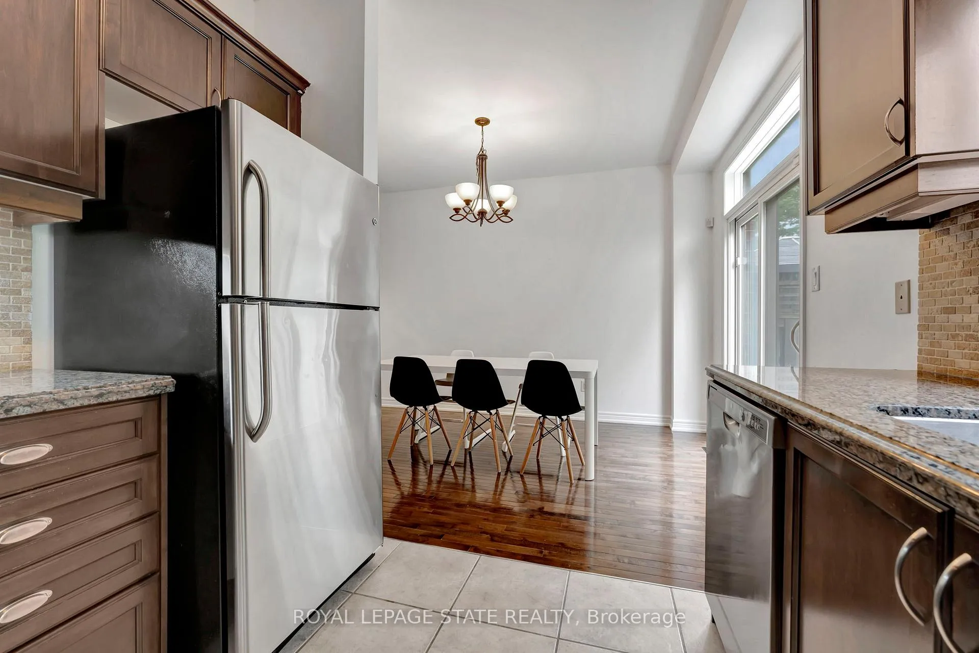 Photo 18 of Unit 21, 400 Stonehenge Drive, Hamilton, Ancaster — HOMEH
