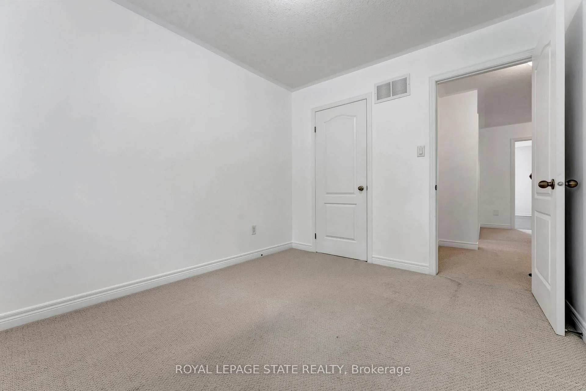 Photo 29 of Unit 21, 400 Stonehenge Drive, Hamilton, Ancaster — HOMEH