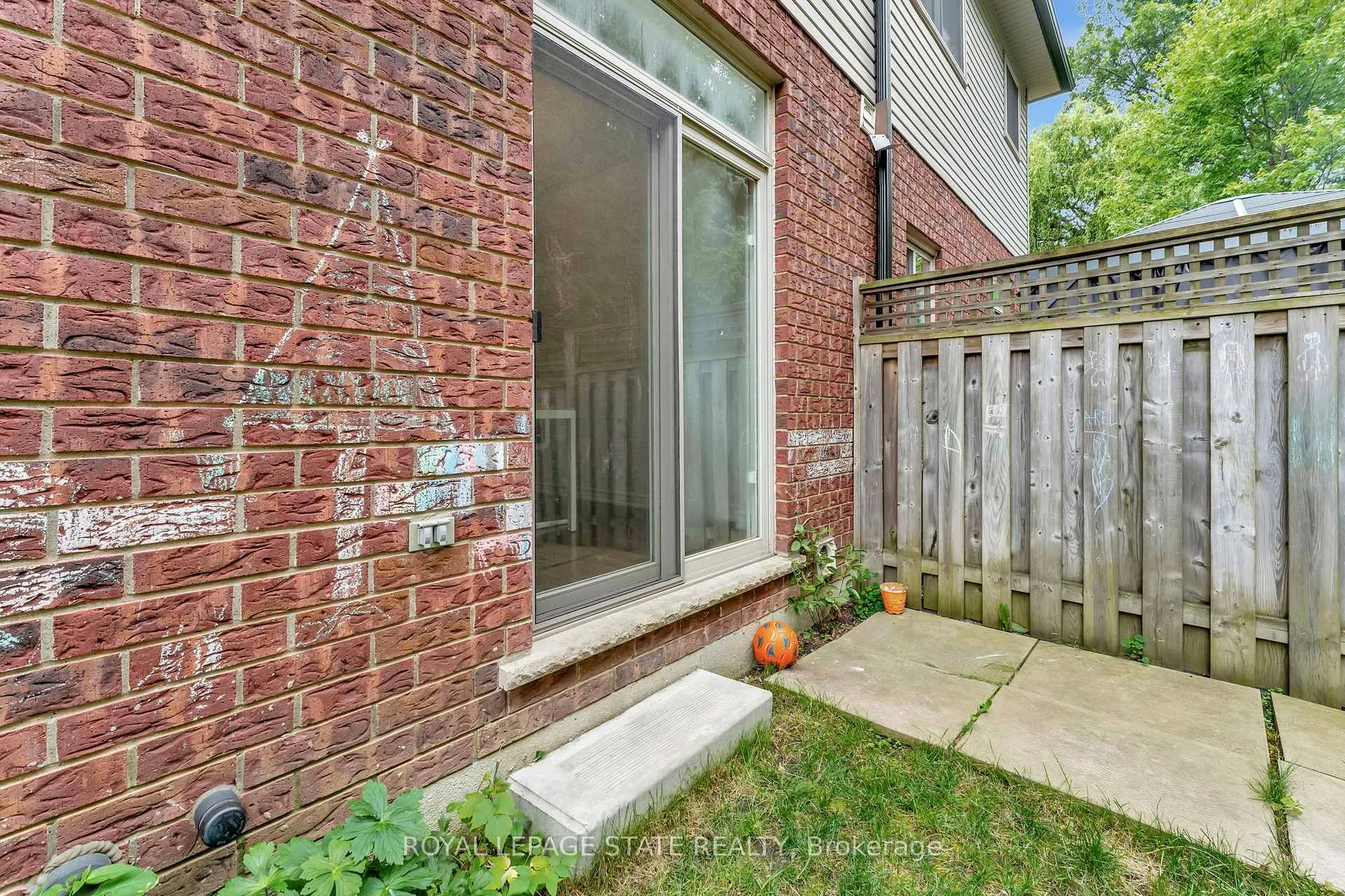 Photo 33 of Unit 21, 400 Stonehenge Drive, Hamilton, Ancaster — HOMEH