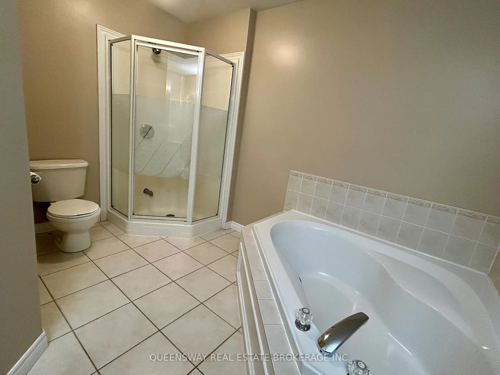 Photo 13 of 277 Ryerson Crescent, Oshawa, Samac — HOMEH