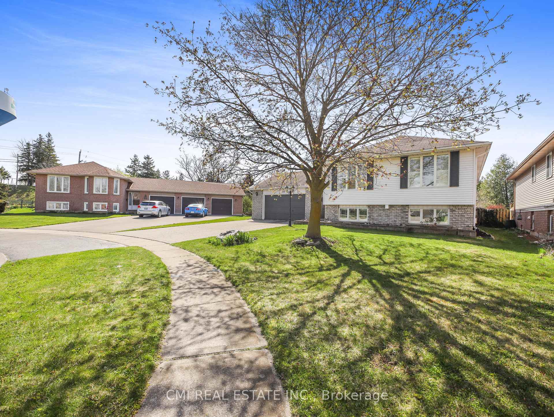 Photo 4 of 44 Windsor Drive, Brant, South Dumfries — HOMEH