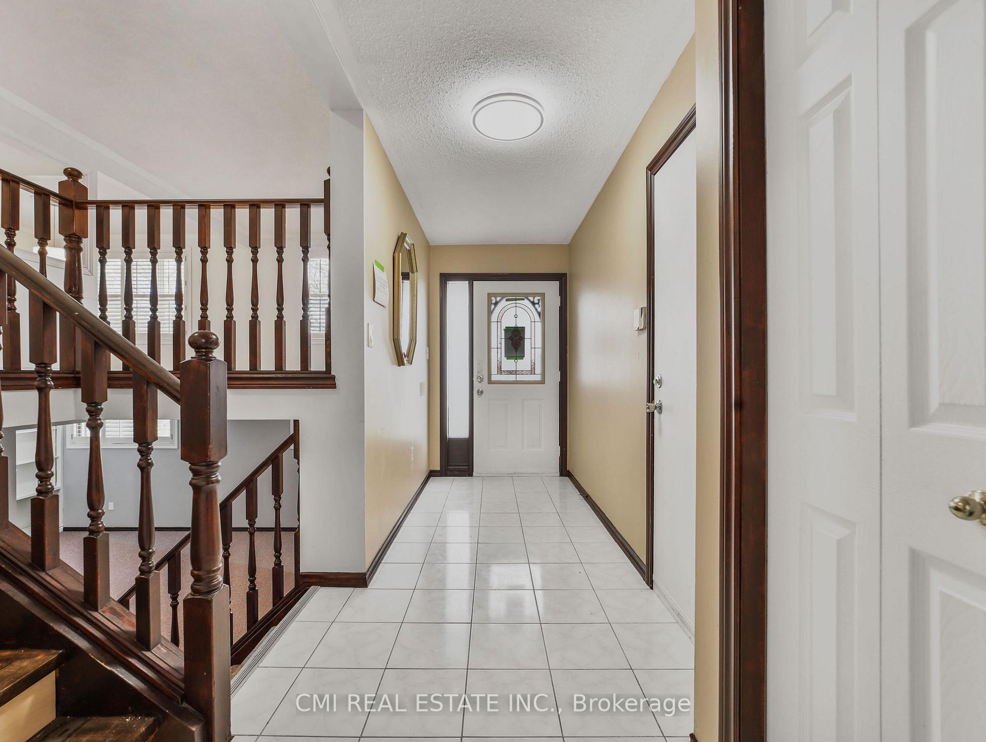Photo 5 of 44 Windsor Drive, Brant, South Dumfries — HOMEH