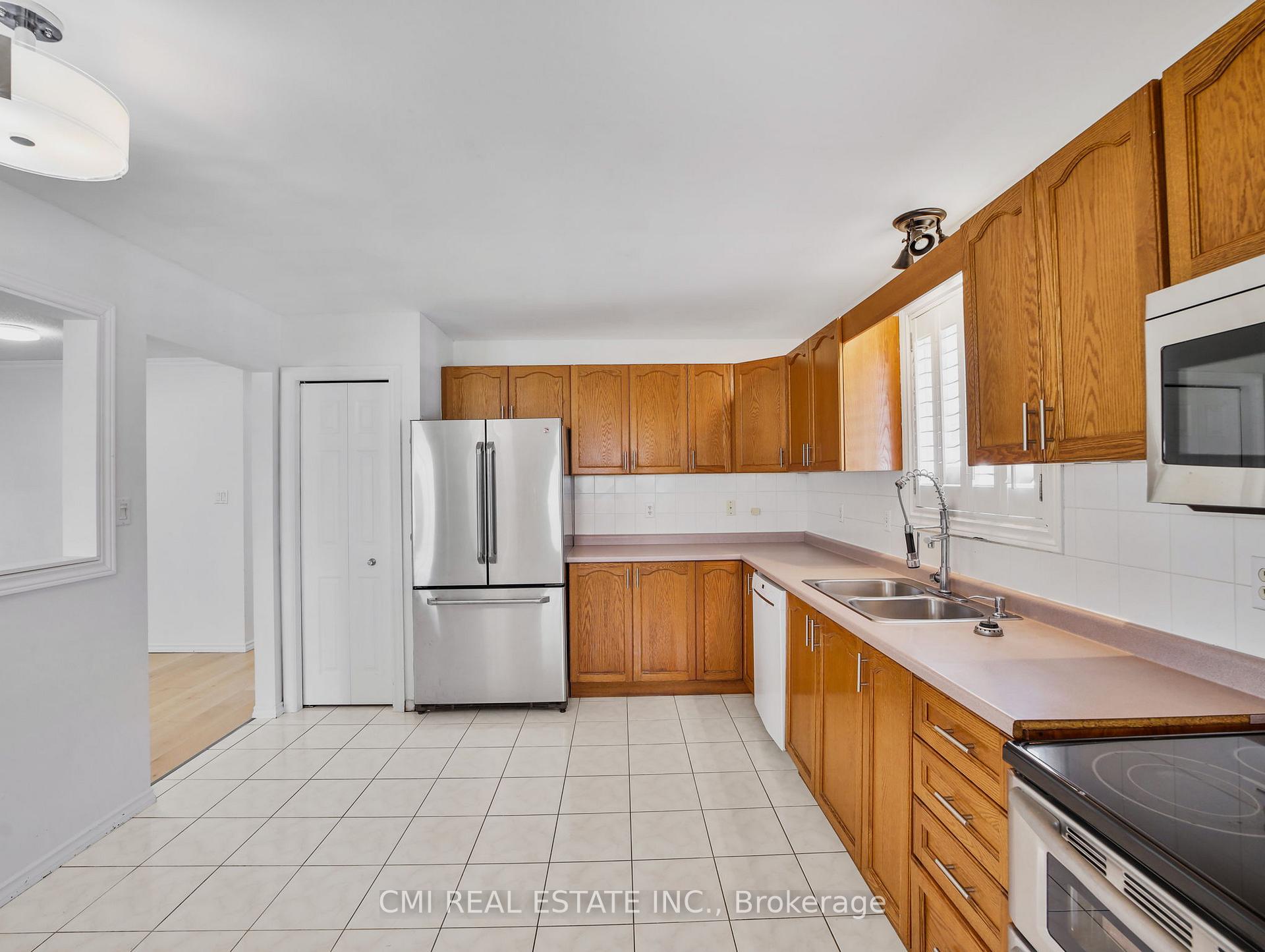 Photo 11 of 44 Windsor Drive, Brant, South Dumfries — HOMEH