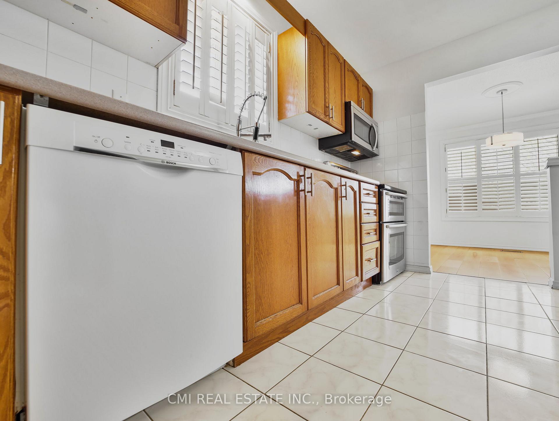 Photo 13 of 44 Windsor Drive, Brant, South Dumfries — HOMEH