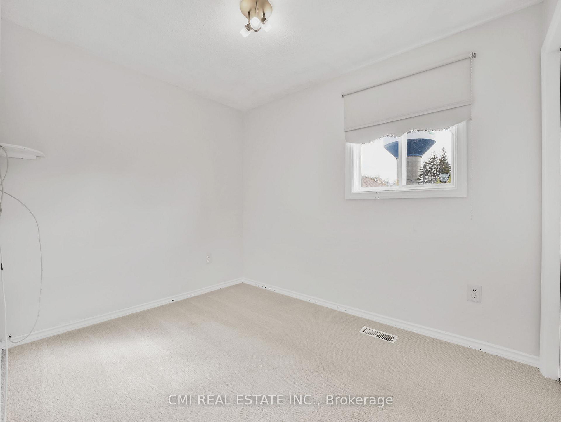 Photo 17 of 44 Windsor Drive, Brant, South Dumfries — HOMEH