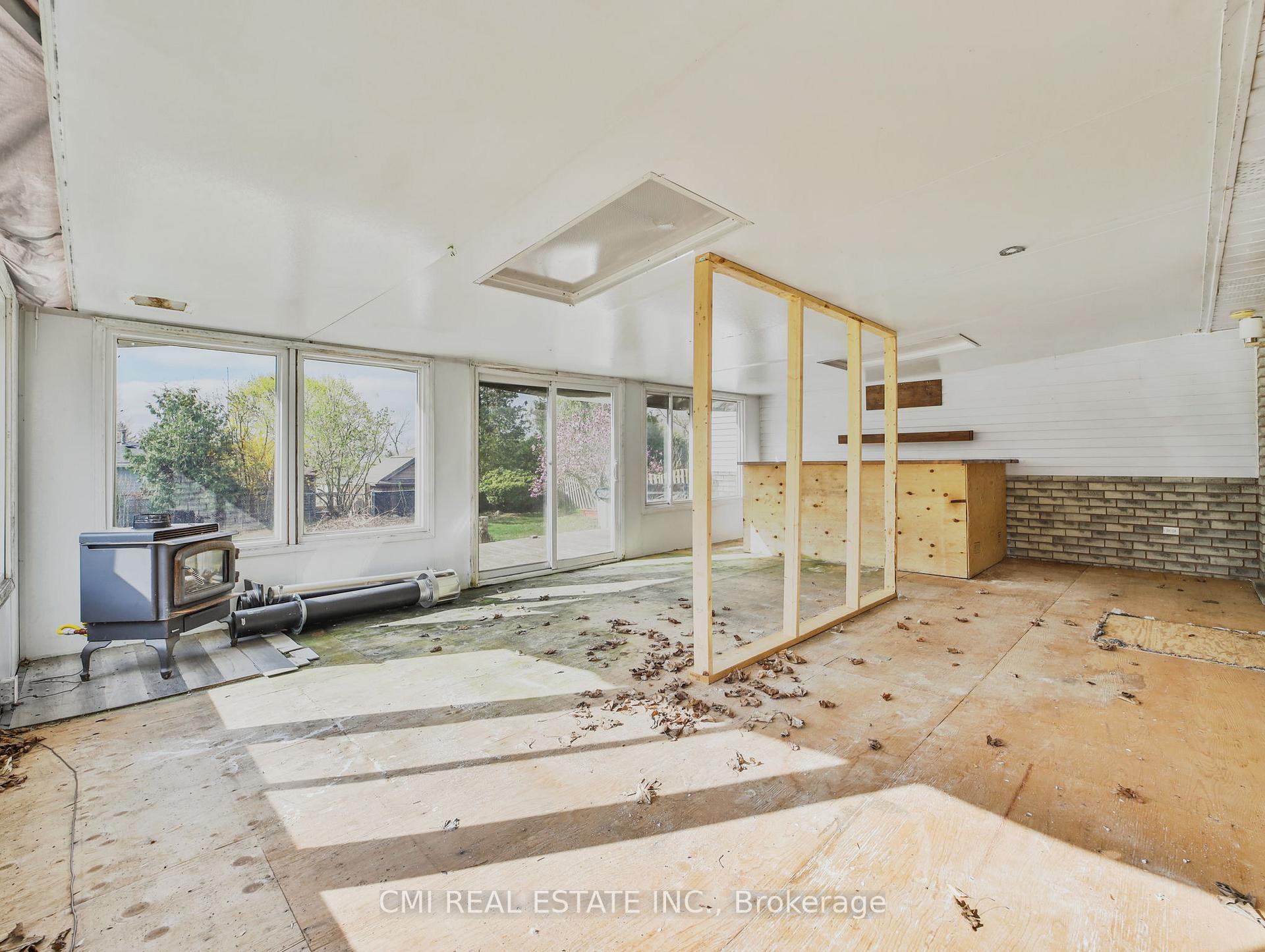 Photo 36 of 44 Windsor Drive, Brant, South Dumfries — HOMEH