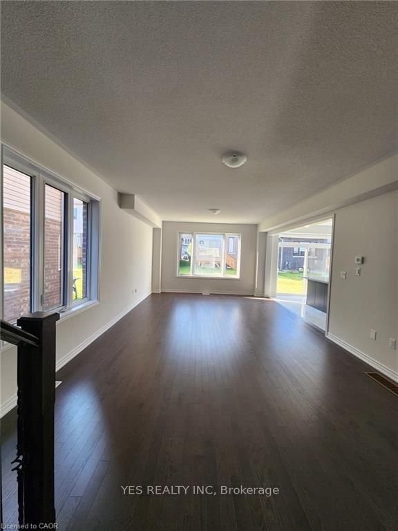 Photo 16 of 142 Nottingham Road, Barrie, Rural Barrie Southeast — HOMEH