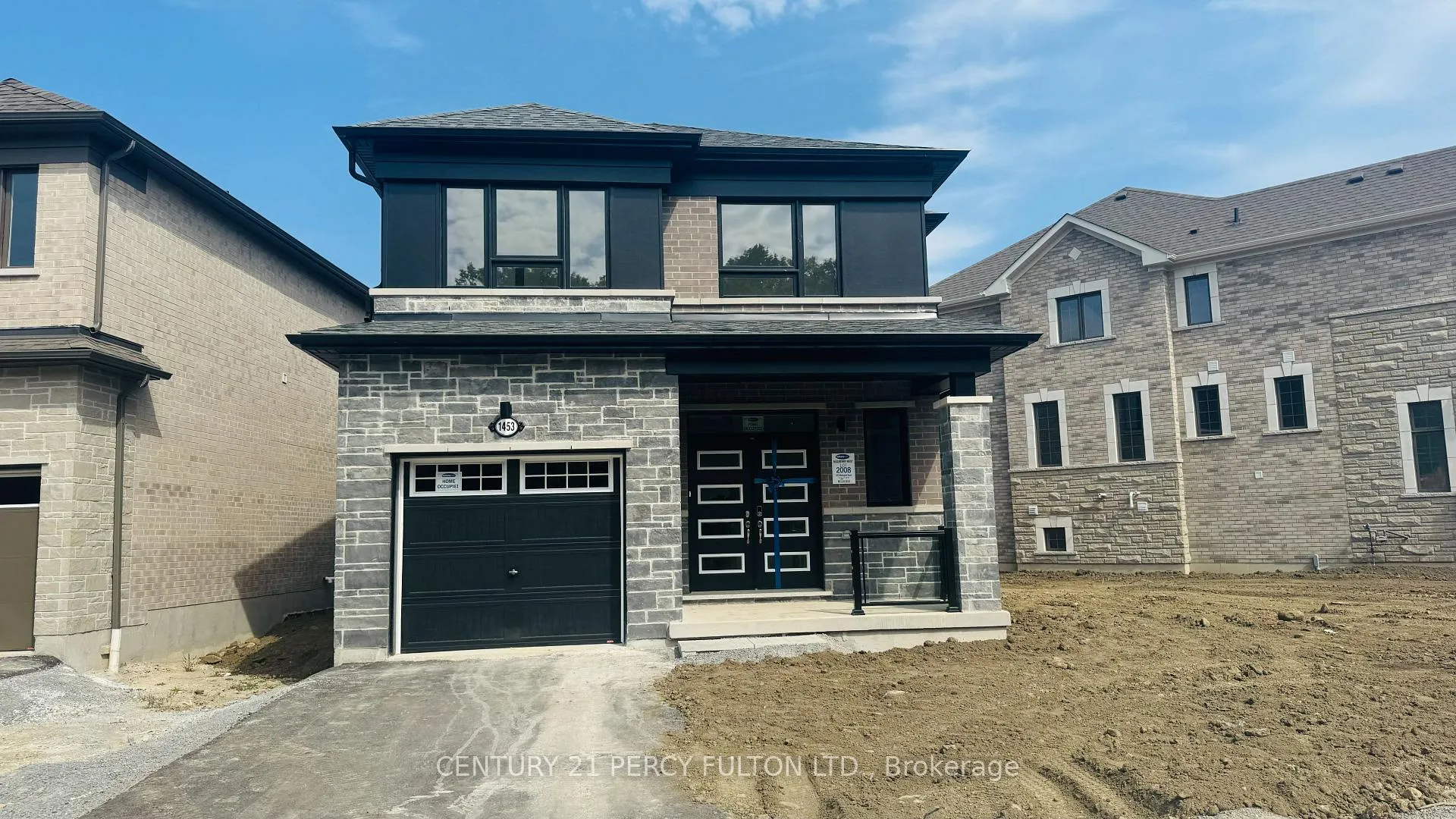 Photo 2 of 1453 Mockingbird Square, Pickering, Rural Pickering — HOMEH