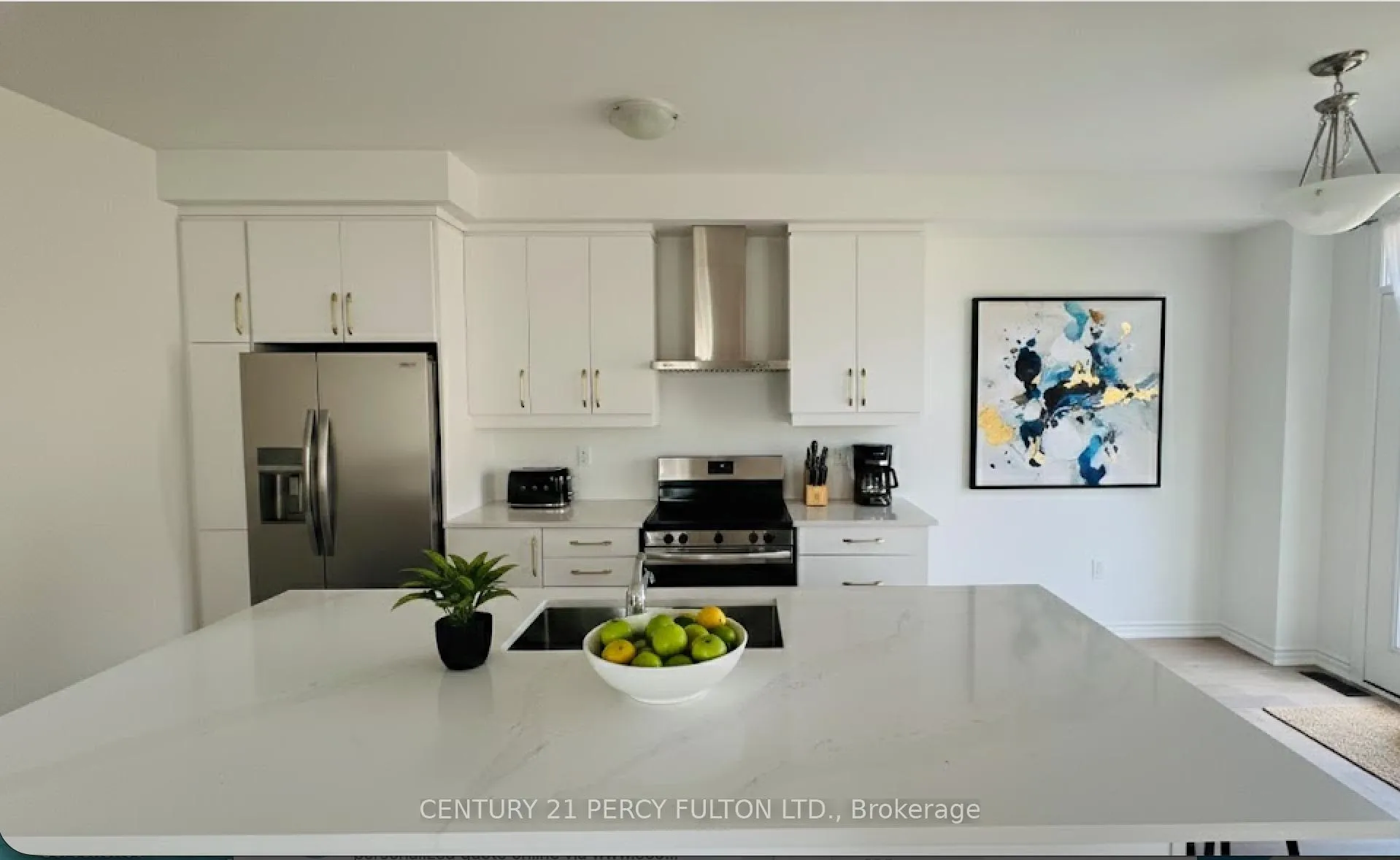 Photo 5 of 1453 Mockingbird Square, Pickering, Rural Pickering — HOMEH