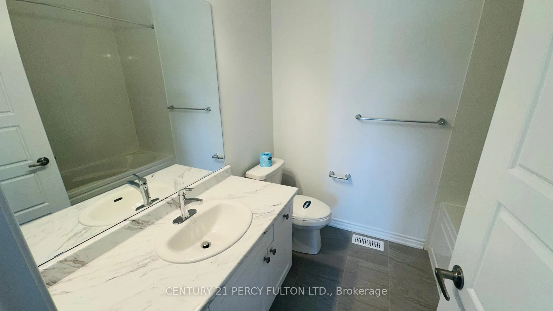 Photo 11 of 1453 Mockingbird Square, Pickering, Rural Pickering — HOMEH