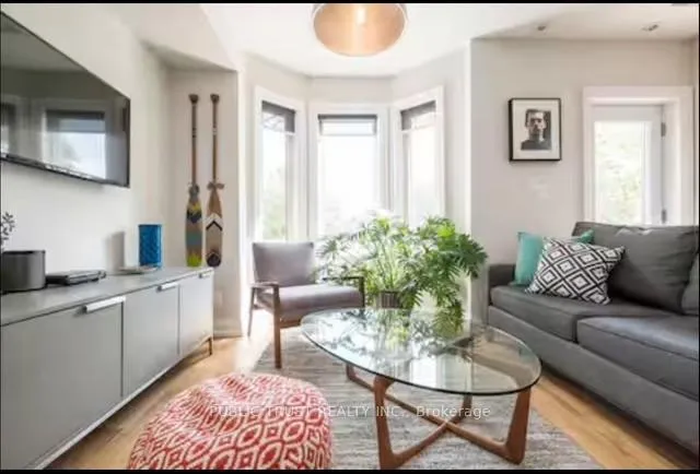Photo 8 of Unit 2nd & 3rd Floor, 72 Grace Street, Toronto, Trinity-Bellwoods — HOMEH