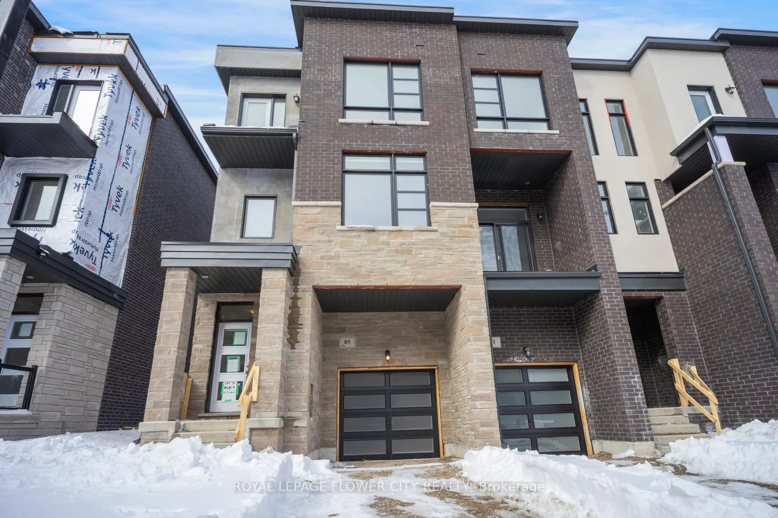 Photo 2 of 85 Paradox Street, Vaughan, Kleinburg — HOMEH