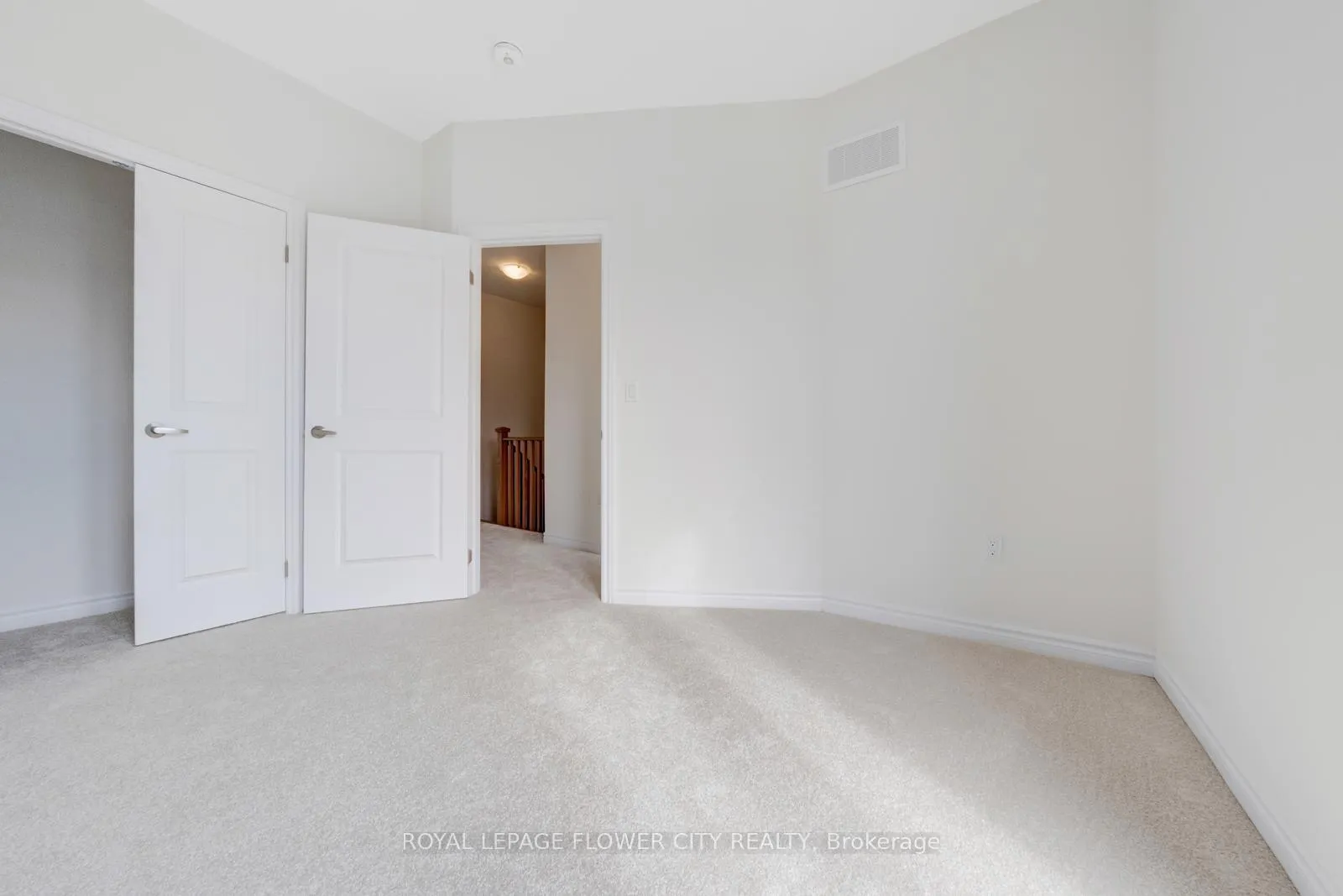 Photo 10 of 85 Paradox Street, Vaughan, Kleinburg — HOMEH