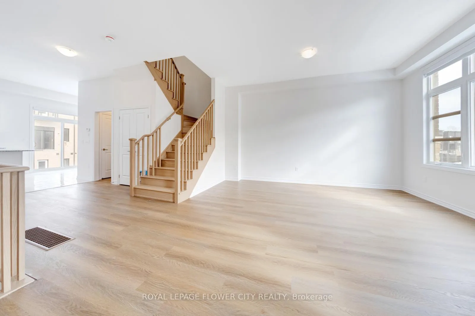 Photo 19 of 85 Paradox Street, Vaughan, Kleinburg — HOMEH