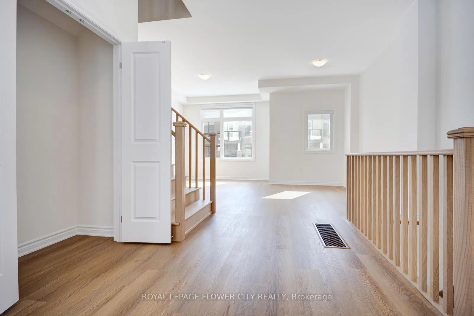 Photo 22 of 85 Paradox Street, Vaughan, Kleinburg — HOMEH