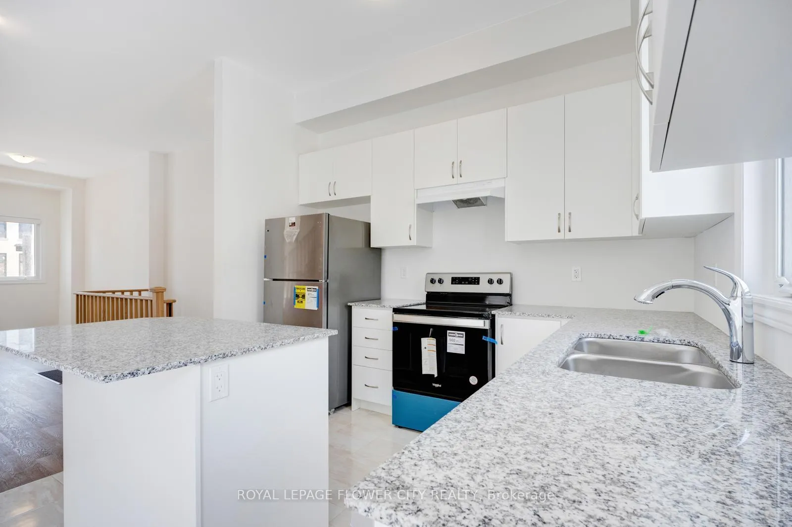 Photo 29 of 85 Paradox Street, Vaughan, Kleinburg — HOMEH