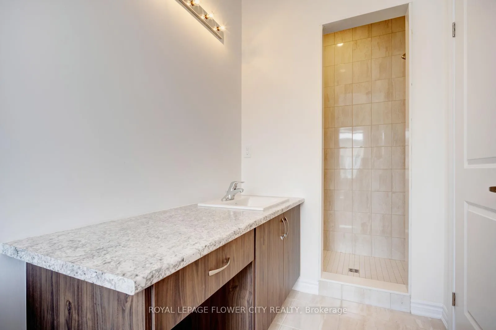 Photo 38 of 85 Paradox Street, Vaughan, Kleinburg — HOMEH