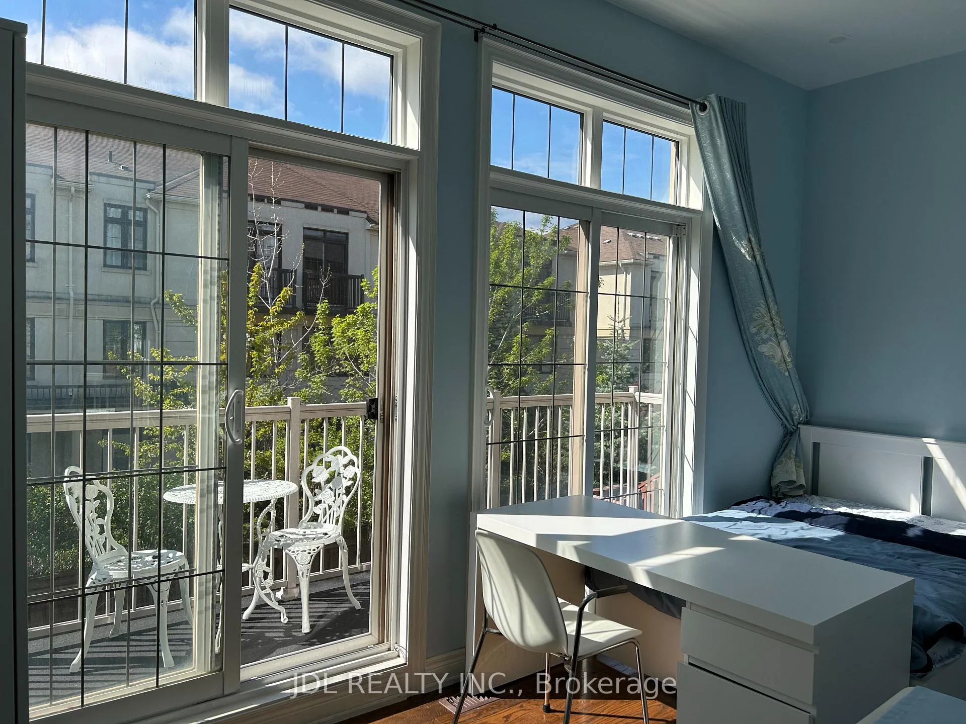Photo 2 of Unit Suite A, 197 Townsgate Dr, Markham, Thornhill — HOMEH