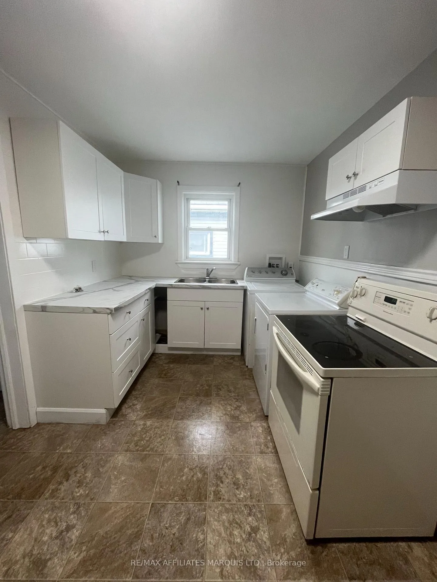Photo 4 of 907 Second Street E, Cornwall — HOMEH