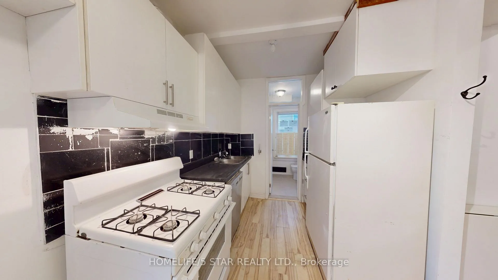 Photo 4 of Unit Apt 2, 175 Harbord Street, Toronto, University — HOMEH
