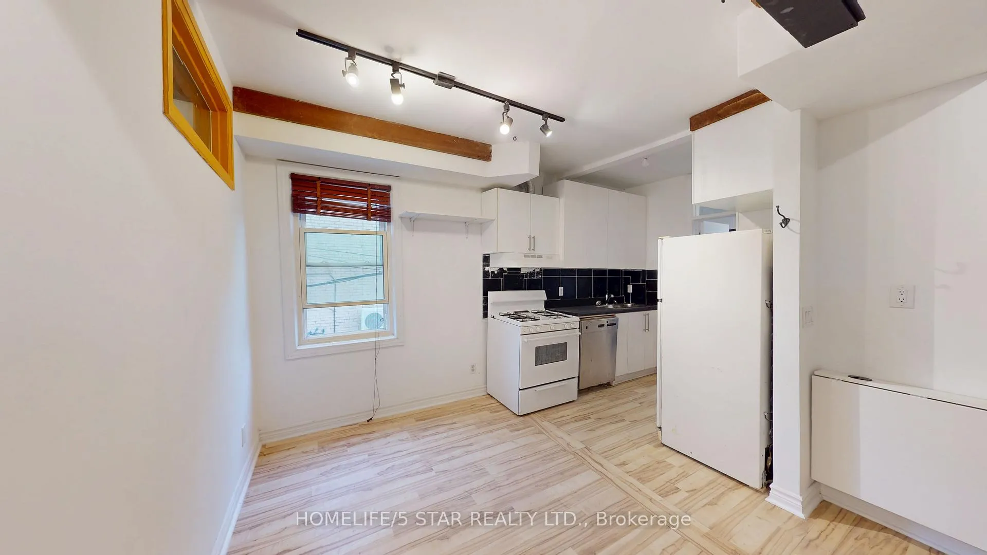 Photo 5 of Unit Apt 2, 175 Harbord Street, Toronto, University — HOMEH