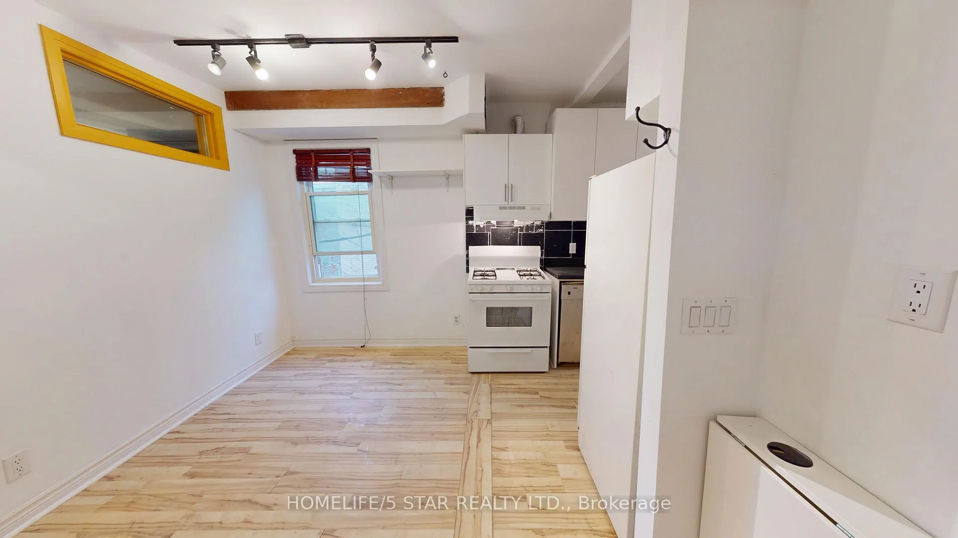 Photo 6 of Unit Apt 2, 175 Harbord Street, Toronto, University — HOMEH