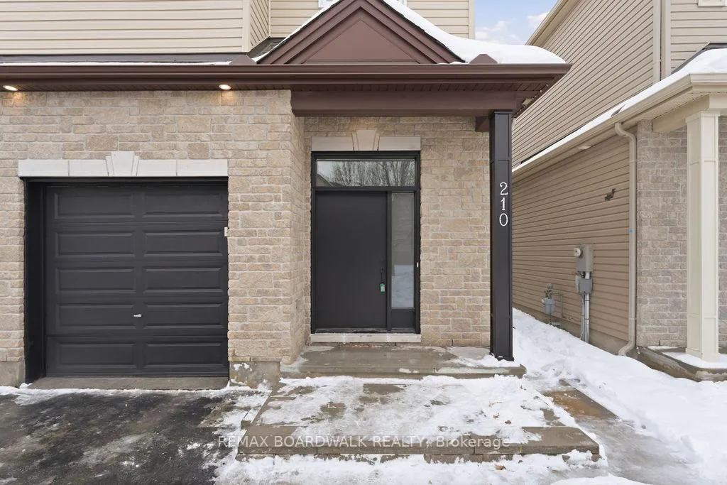 Photo 2 of 210 Harthill Way, Ottawa, Barrhaven - Heritage Park — HOMEH
