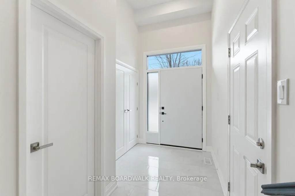 Photo 3 of 210 Harthill Way, Ottawa, Barrhaven - Heritage Park — HOMEH