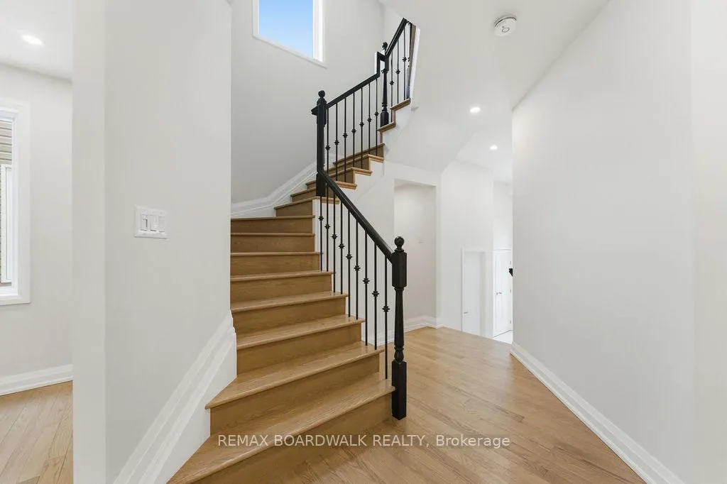 Photo 6 of 210 Harthill Way, Ottawa, Barrhaven - Heritage Park — HOMEH