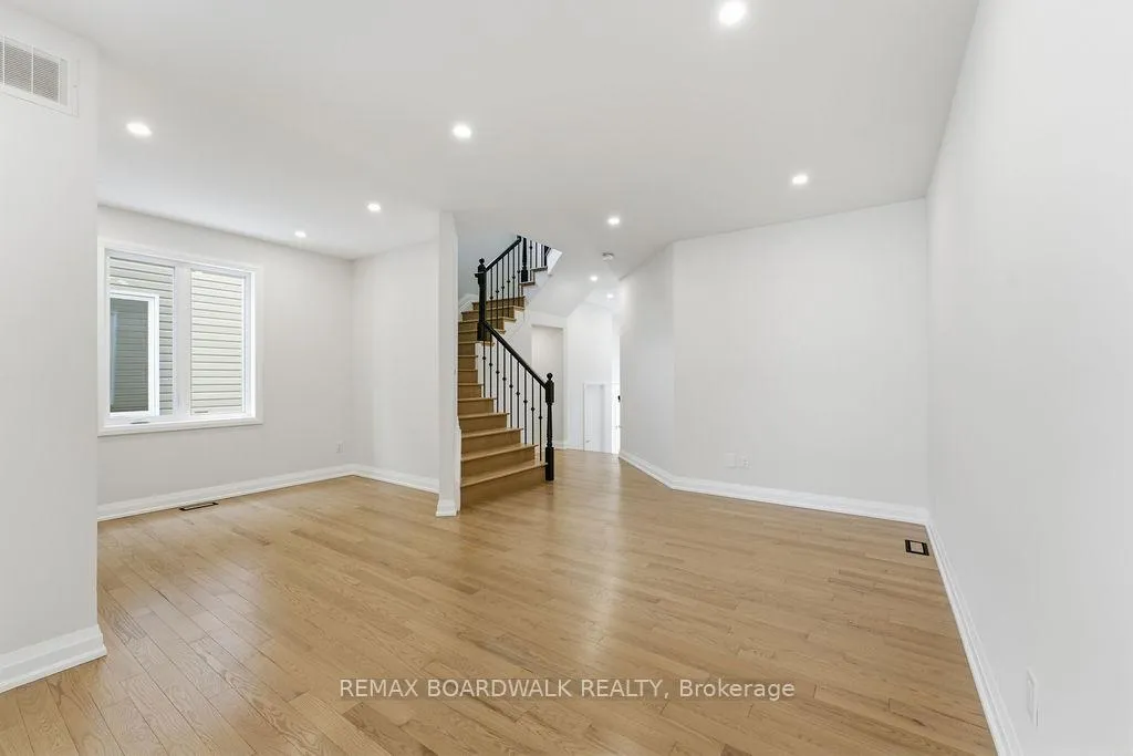 Photo 7 of 210 Harthill Way, Ottawa, Barrhaven - Heritage Park — HOMEH