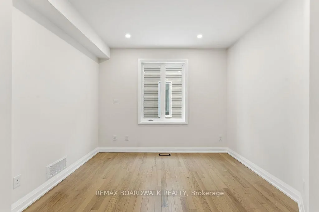 Photo 9 of 210 Harthill Way, Ottawa, Barrhaven - Heritage Park — HOMEH