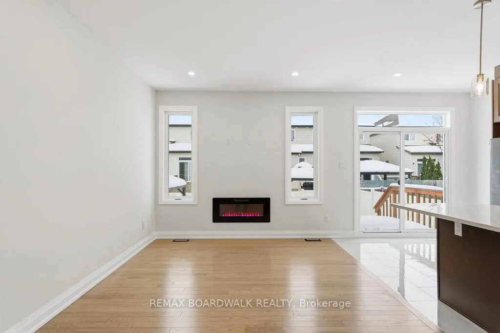 Photo 12 of 210 Harthill Way, Ottawa, Barrhaven - Heritage Park — HOMEH