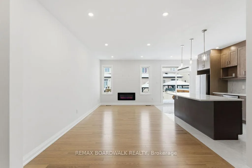 Photo 13 of 210 Harthill Way, Ottawa, Barrhaven - Heritage Park — HOMEH