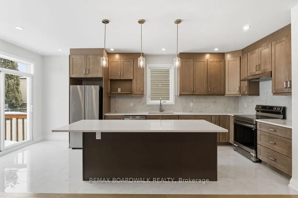 Photo 15 of 210 Harthill Way, Ottawa, Barrhaven - Heritage Park — HOMEH