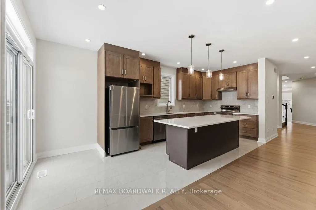 Photo 18 of 210 Harthill Way, Ottawa, Barrhaven - Heritage Park — HOMEH