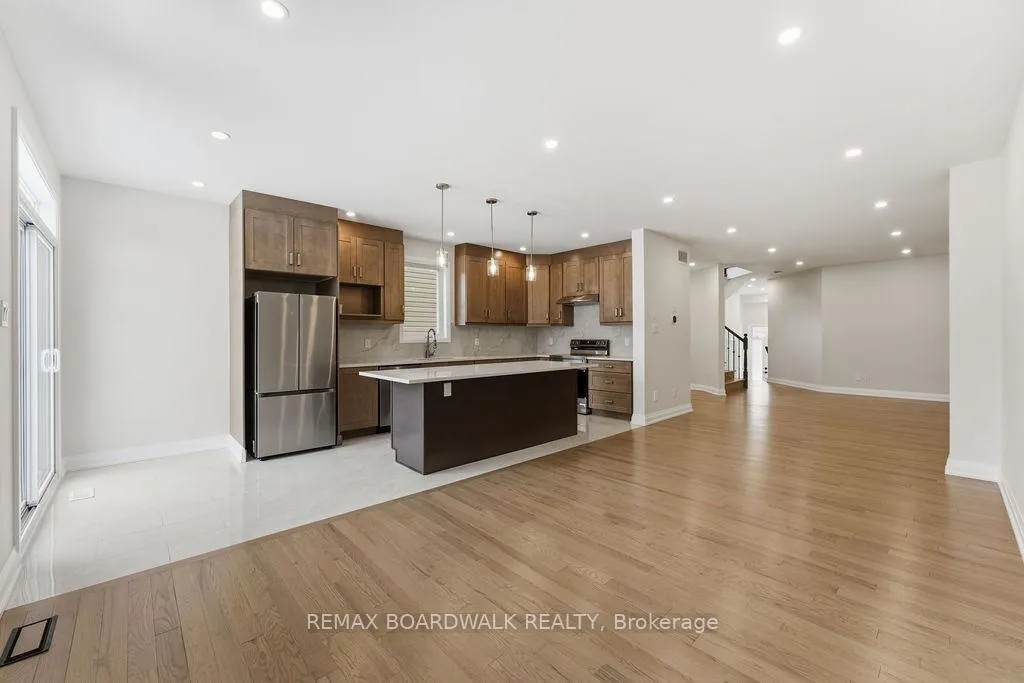 Photo 19 of 210 Harthill Way, Ottawa, Barrhaven - Heritage Park — HOMEH