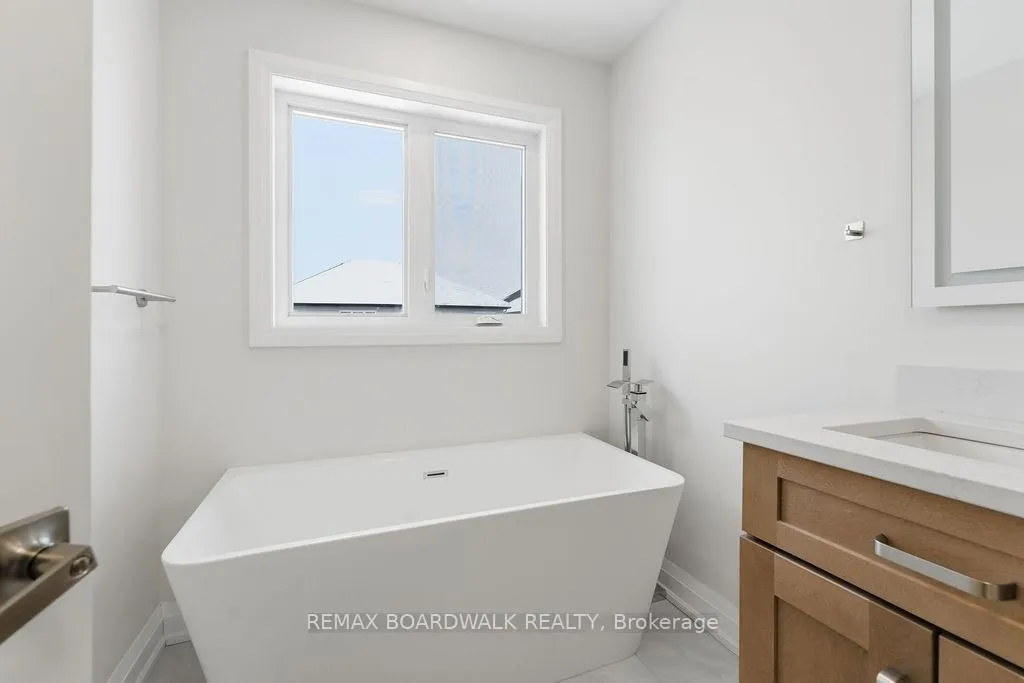 Photo 32 of 210 Harthill Way, Ottawa, Barrhaven - Heritage Park — HOMEH