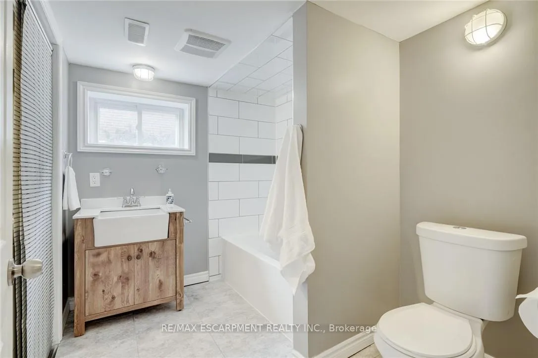 Photo 17 of Unit LOWER, 212 East 32ND Street, Hamilton, Raleigh — HOMEH