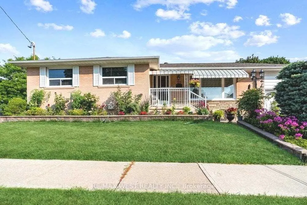 Front of Unit Lower, 28 Paragon Road