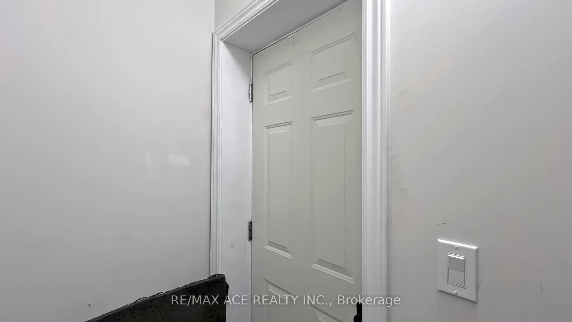 Photo 25 of Unit Bsmt, 38 Deer Ridge Crescent, Whitby, Rural Whitby — HOMEH